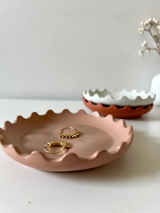 Dovekie & Finch - Buff Scalloped Edge Jewelry Tray